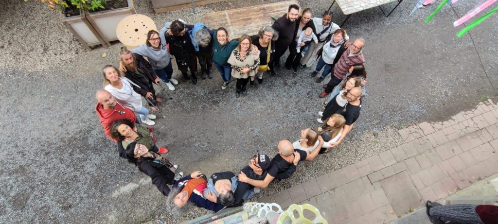 Les bénévoles pendant le 2e anniversaire